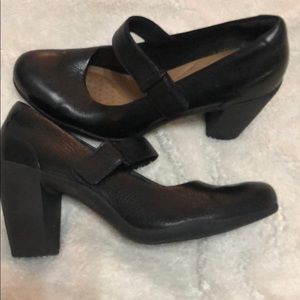 Clarks Maryjanes